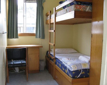 Strahan Backpackers YHA - St Kilda Accommodation 2