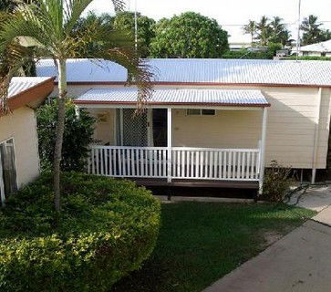 Ashs Holiday Units And Cafe - St Kilda Accommodation 1