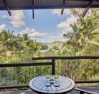 Secrets on the Lake - St Kilda Accommodation