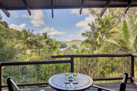 Secrets On The Lake - St Kilda Accommodation 0
