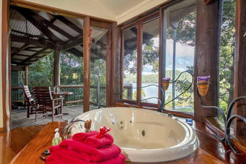 Secrets On The Lake - St Kilda Accommodation 4