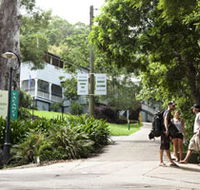 Halse Lodge Backpackers Hostel YHA - St Kilda Accommodation