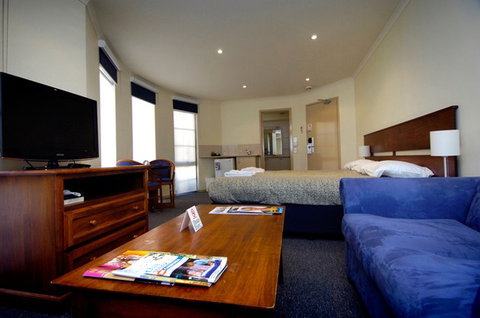 Parklands Apartments Dickson - St Kilda Accommodation 1