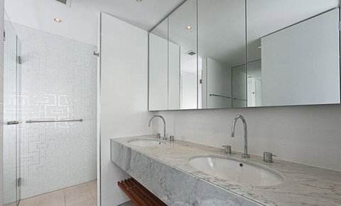 Apartments By Nagee Canberra - St Kilda Accommodation 3