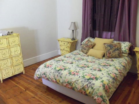 Apartment 2 On Oxide - St Kilda Accommodation 4