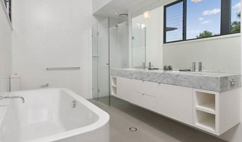 Aamber Beach House At Kiah - St Kilda Accommodation 1