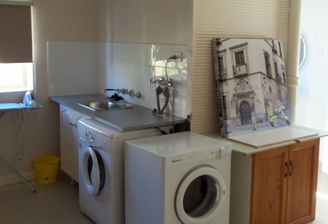 Apartment 2 On Oxide - St Kilda Accommodation 3