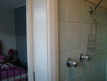 Heathers Holiday Units - St Kilda Accommodation 5