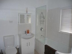 Hill Crest House - St Kilda Accommodation 1
