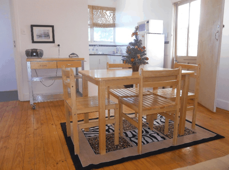 Aussie Bacon and Eggs Cottages - St Kilda Accommodation