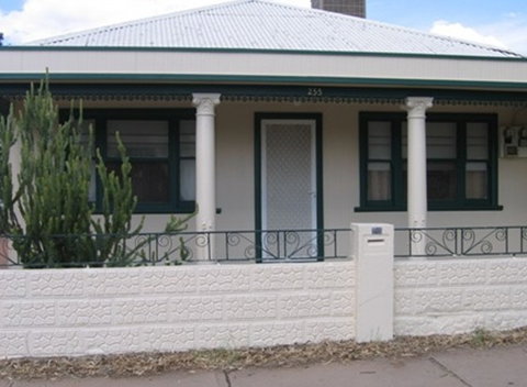 Bettys Cottage - St Kilda Accommodation 0