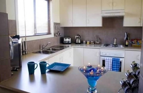 Emaroo Tramway Cottage - St Kilda Accommodation 3