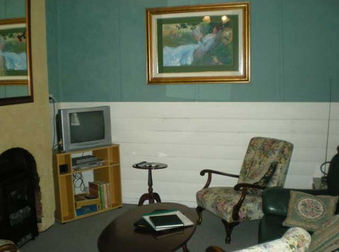 Kookaburra Cottage - Broken Hill - St Kilda Accommodation 1