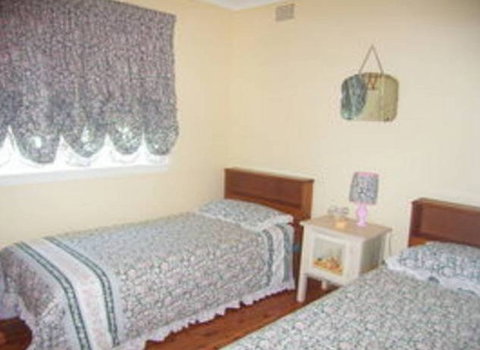 Maeville Cottage - St Kilda Accommodation 2