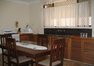 Miffys Cottage - St Kilda Accommodation 1