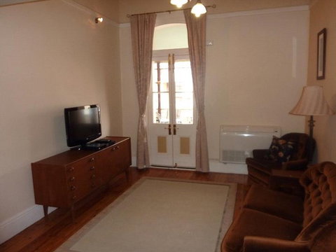 Royal Apartment - St Kilda Accommodation 2