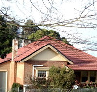Batlow House - St Kilda Accommodation