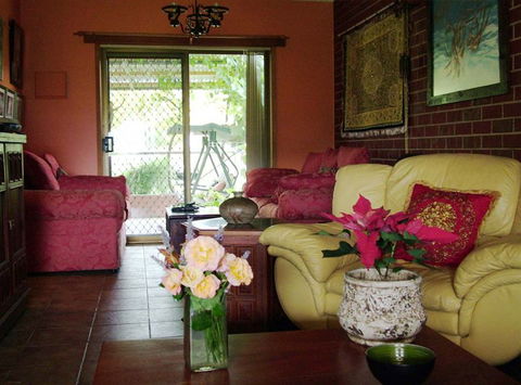 Cossettini High Country Retreat - St Kilda Accommodation 1
