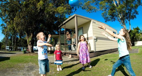Aukaka Caravan Park - St Kilda Accommodation 2