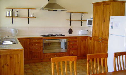 Amaroo On The Waterfront - St Kilda Accommodation 2