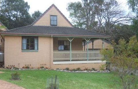 Carinya Cottage Holiday House In Gerringong - Near Kiama - St Kilda Accommodation 5