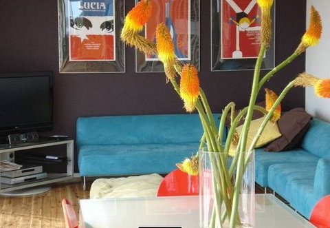 Broadway Blues - St Kilda Accommodation 2