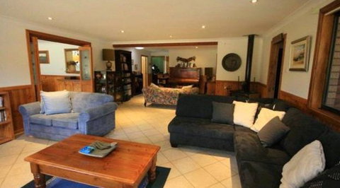 Adams Peak Retreat - St Kilda Accommodation 0