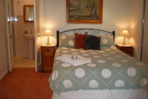 Adams Peak Retreat - St Kilda Accommodation 2