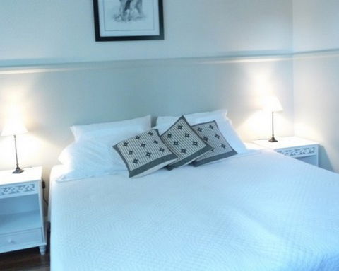 A Room With A View- Gloucester - St Kilda Accommodation 1