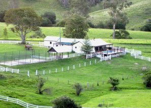 Barkeldine Farm Country Retreat - St Kilda Accommodation 4