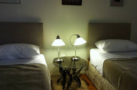 Artist Cottage Ogishi Craft Centre - St Kilda Accommodation 0