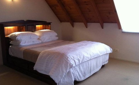 Artist Cottage Ogishi Craft Centre - St Kilda Accommodation 1
