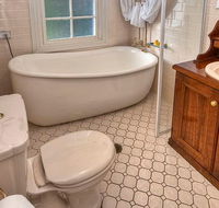 Bridal Falls Cottage - St Kilda Accommodation