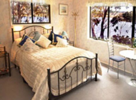 Blue Mountains Lakeside Bed And Breakfast - St Kilda Accommodation 1