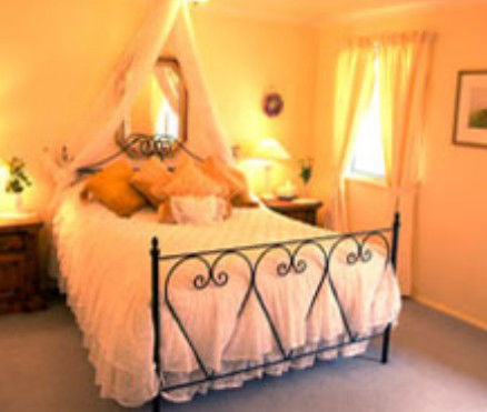 Blue Mountains Lakeside Bed And Breakfast - St Kilda Accommodation 2