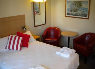 Bathurst Explorer Motel - St Kilda Accommodation 2