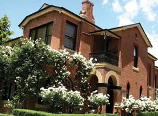 Amazing Country Escapes - Bishops Court Estate Boutique Hotel - St Kilda Accommodation 1