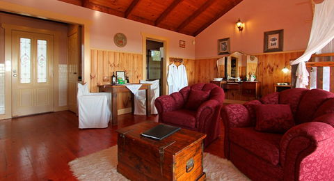 A Settlers Cottage - St Kilda Accommodation 1