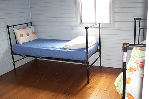 Emu's Beach Resort - St Kilda Accommodation 3