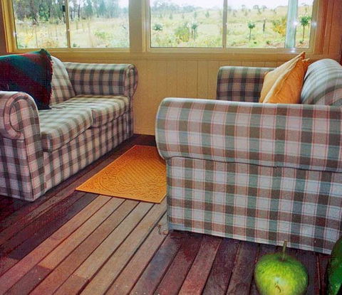 Windswept Country Retreat - St Kilda Accommodation 2