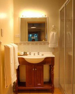 Accommodation Creek Cottages - St Kilda Accommodation 1