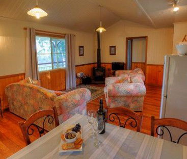 Accommodation Creek Cottages - St Kilda Accommodation 2