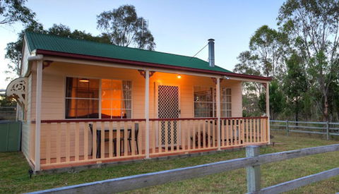 Accommodation Creek Cottages - St Kilda Accommodation 7