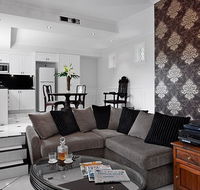 The Castle on Tamborine Spa Retreat - St Kilda Accommodation