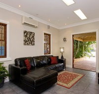 Swan Inn Bed and Breakfast - St Kilda Accommodation