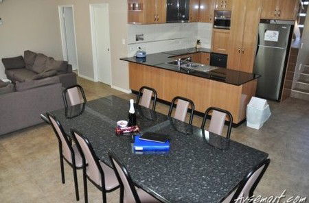 Seakist Villas - St Kilda Accommodation 3