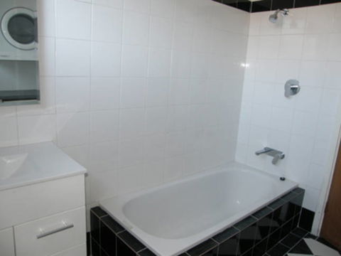 Adair Apartment - St Kilda Accommodation 7