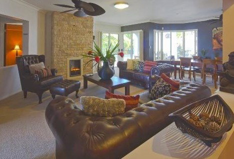 Avon Lodge Bribie Island - St Kilda Accommodation 3