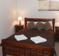 Beachside Holiday Units - St Kilda Accommodation