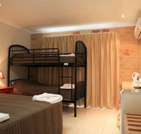 Emerald Central Palms Motel - St Kilda Accommodation